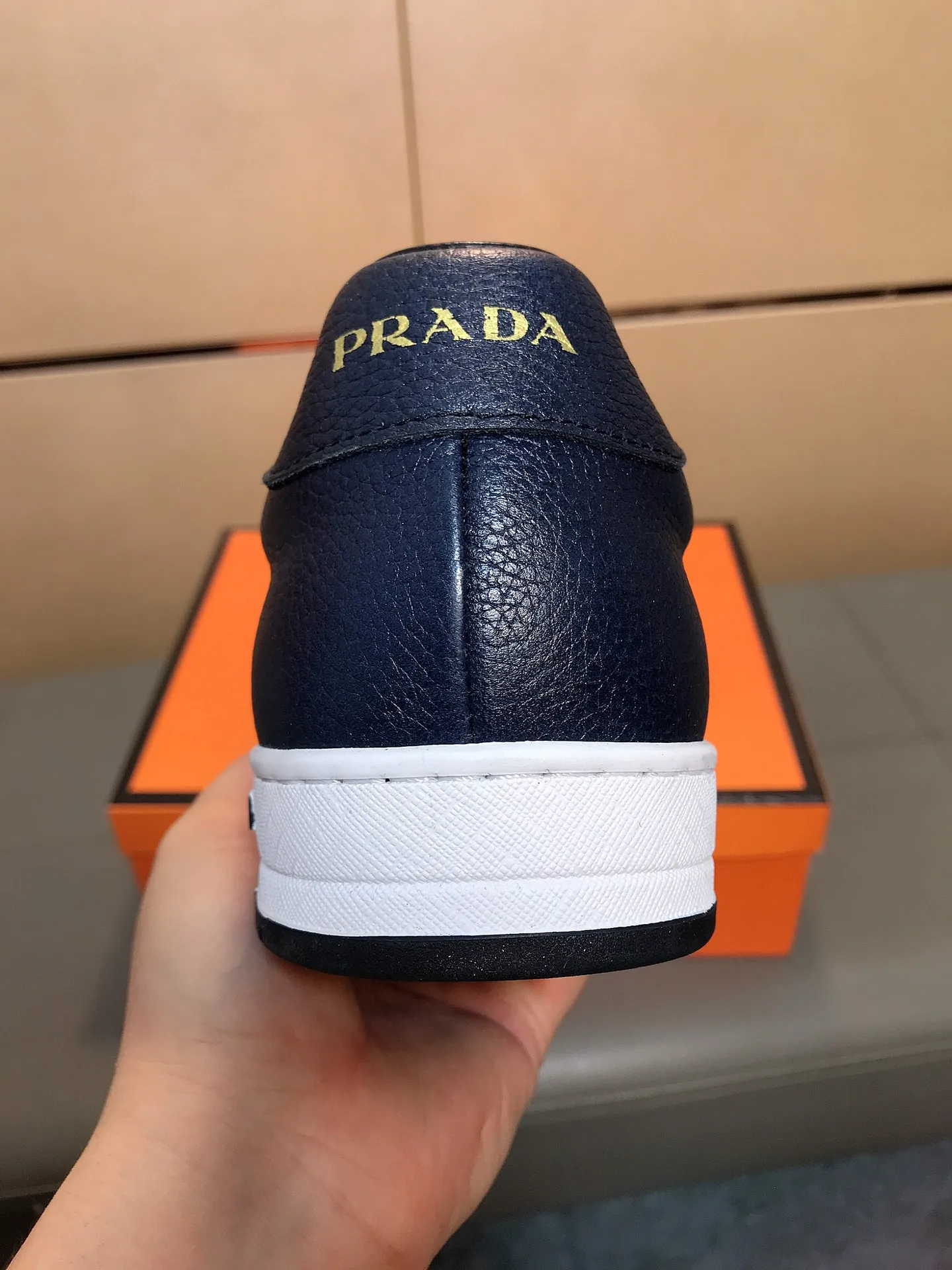Ex-factory price 380 💎💎🆕Prada's latest casual and fashionable men's shoes👟hot style💥simple and elegant style, exclusive for trendy men. Unique latest brand elements👑, fashionable and generous, the fabric is original imported cowhide, pigskin breathable lining + feet, super comfortable and wear-resistant outsole, classic model taken in kind, size: 38-44